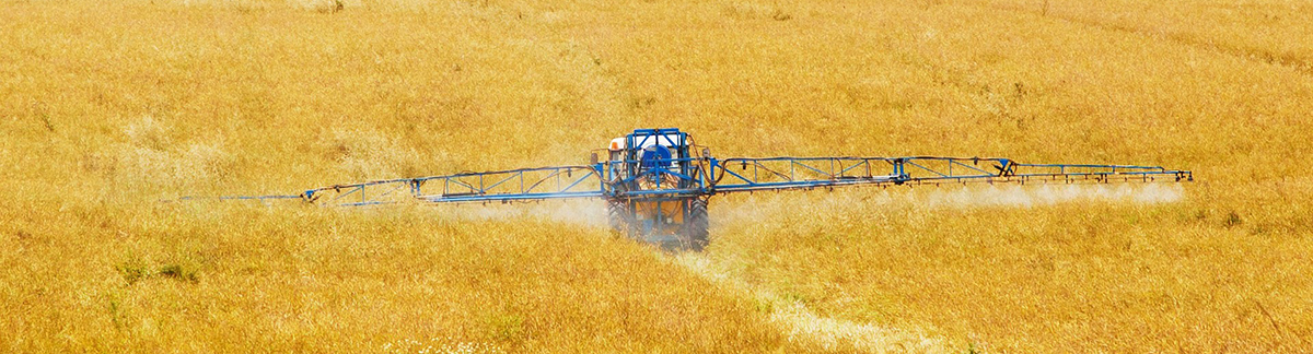 Nawozy Gardenowo traktor z opryskiem, nawozy